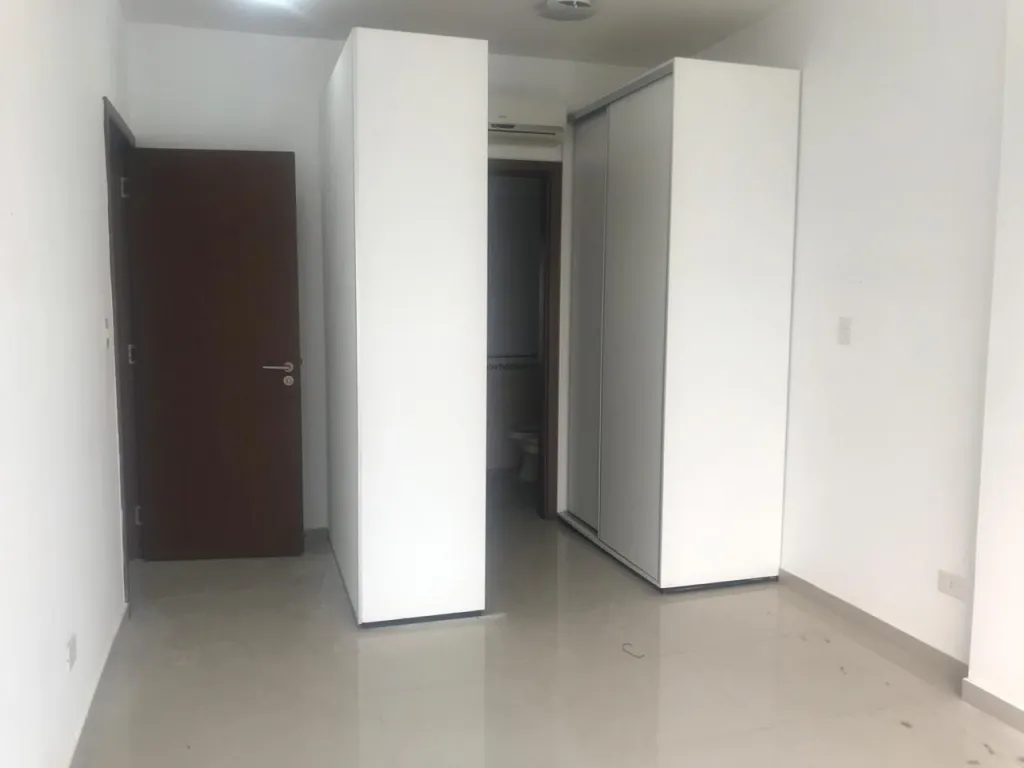 DEPTO DE 2 DORM +ÁREA DE SERVICIO SOBRE STA TERESA — foto 2