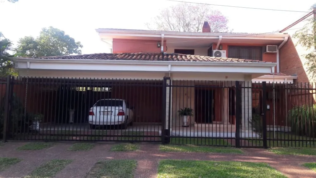 HERMOSA CASA EN BARRIO SANTA LIBRADA, ASUNCIÓN!!! — foto 2