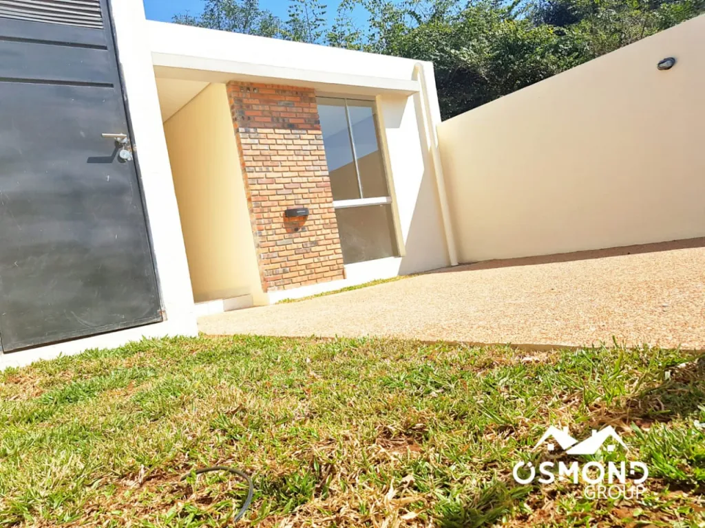 COQUETOS DUPLEX A ESTRENAR EN LUQUE - BARRIO LOMA MERLO — foto 3
