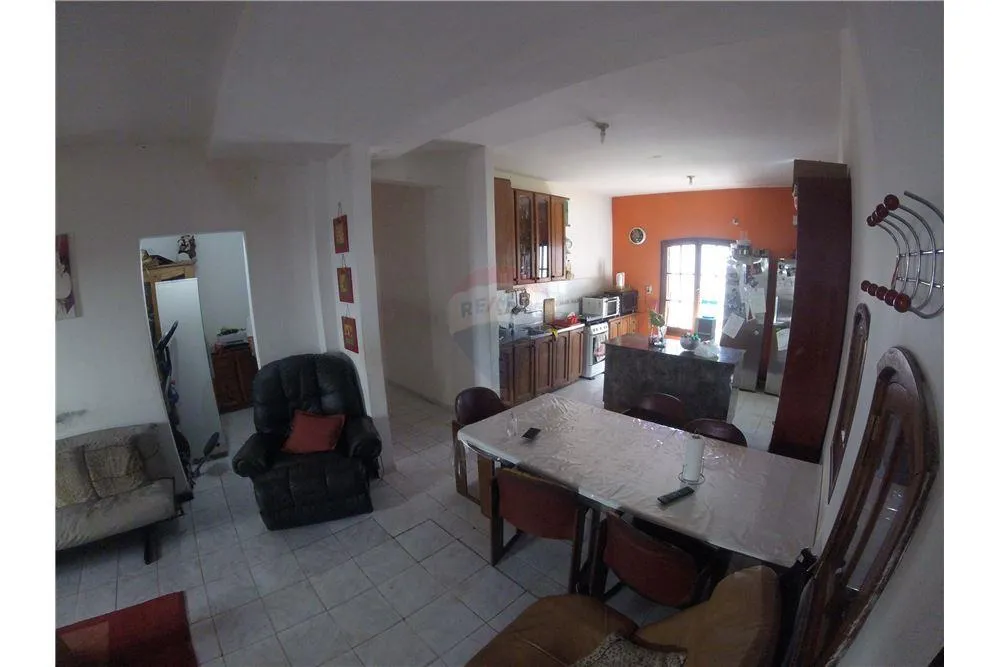 Vendo Casa en Villa Elisa cercanias de sol de america con el plus adicional para 4 pisos — foto 2