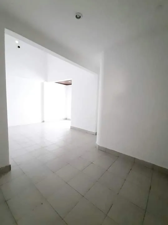 ALQUILO AMPLIA CASA EN EL CENTRO IDEAL PARA OFICINA, CLÍNICA, ETC. AMPLIO ESTACIONAMIENTO — foto 3