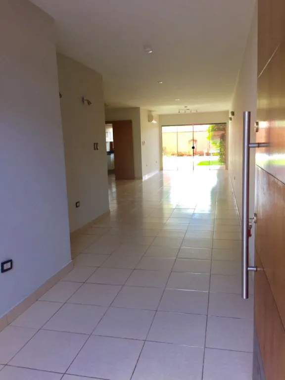 ALQUILO TRIPLEX EN ASUNCION BARRIO MANORA — foto 3