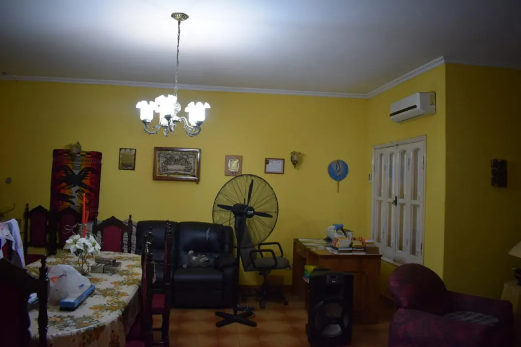VENDO CASA DE 540 M2 EN ASUNCION, EXCELENTE UBICACIÓN. M6072. — foto 2