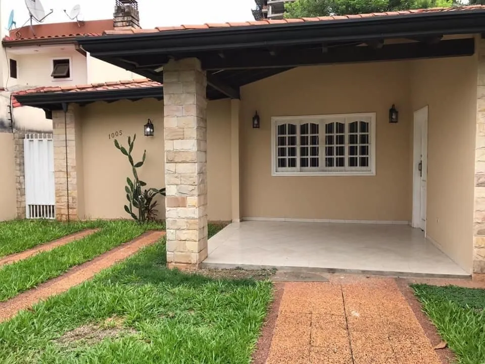 Vendo casa en barrio exclusivo de Asuncion! A dos cuadras del Centro Paraguayo Japonés — foto 2