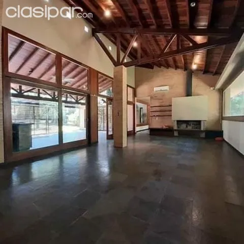 VENDO LINDA Y AMPLIA CASA EN SURUBI´I CON 2.500 m2 TERRENO — foto 2