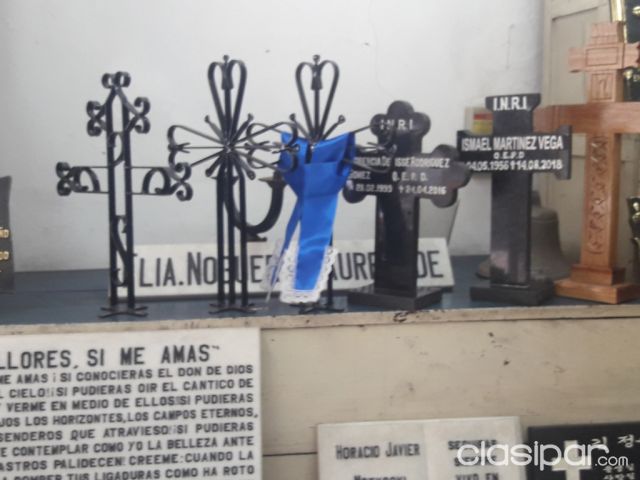 cruces y placas para Panteón #1588134  en Paraguay