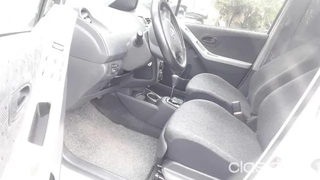 Toyota Vitz 2010 — foto 4