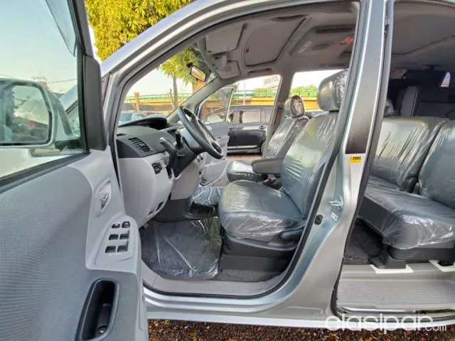 Toyota Noah 2003 — foto 6
