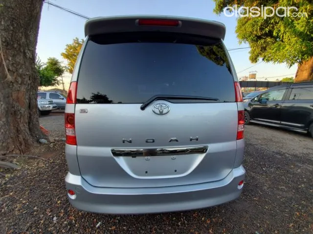 Toyota Noah 2003 — foto 7