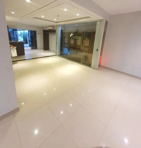 Vendo Casa en Zona Yacht y Golf Club Paraguayo - Lambare — foto 3