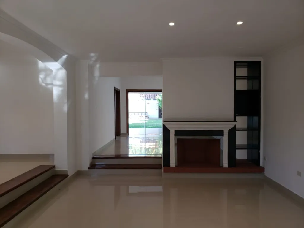 VILLA MORRA: IDEAL P EMPRESAS Y OFICINAS - 1.800 USD — foto 2