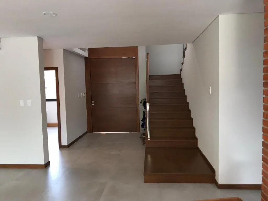 YCUA SATI – GOETHE: LUJOSA RESIDENCIA MINIMALISTA, 3 SUITES, JARDÍN, PISCINA - 2.500 USD. — foto 3