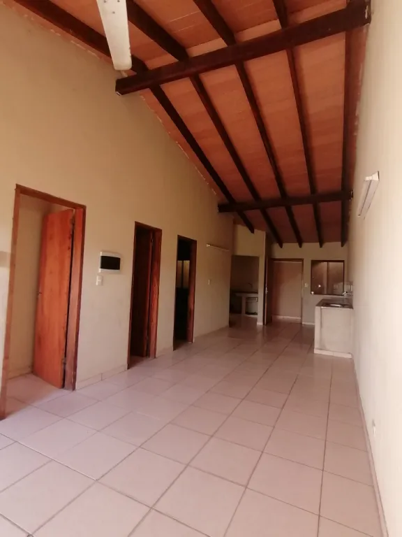 Edificio de 3 pisos con 5 departamentos — foto 2