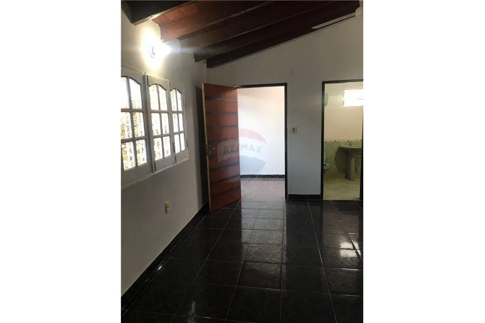 CASA EN ÑEMBY — foto 3