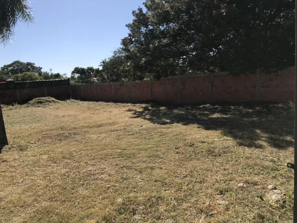 VENDO 2 TERRENOS JUNTOS O SEPARADOS FRENTE MISMO AL CENTRO EDUCATIVO ARAMBE — foto 2