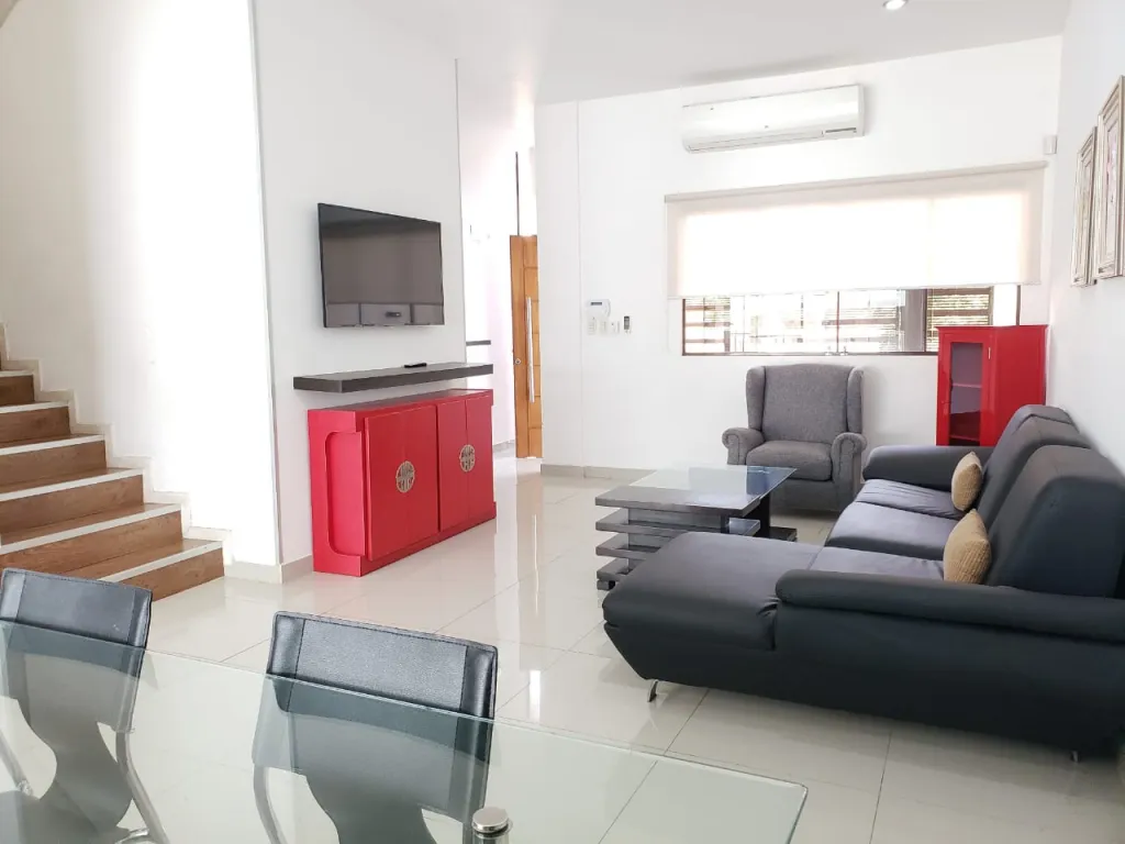 ALQUILO DUPLEX TOTALMENTE AMOBLADO DETRAS DE PASEO LA GALERIA — foto 2
