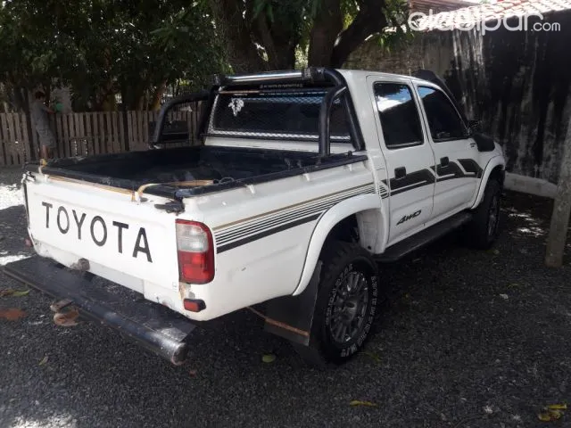 Toyota Hilux 2003 - foto 3