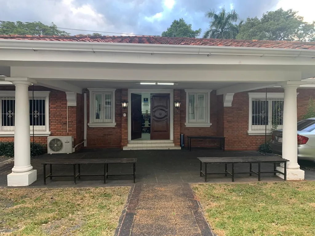 VILLA MORRA: 1.080 M2, IMPORTANTE RESIDENCIA EN PB, P RESIDENCIA O CASA, 2.300 USD — foto 3