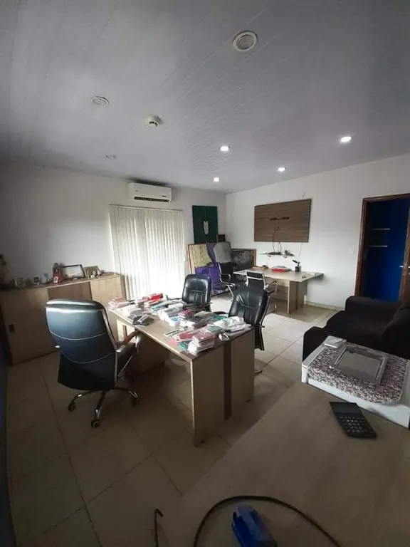 Vendo interesante propiedad sobre Av. Fernando de la Mora ideal para Empresas! — foto 2