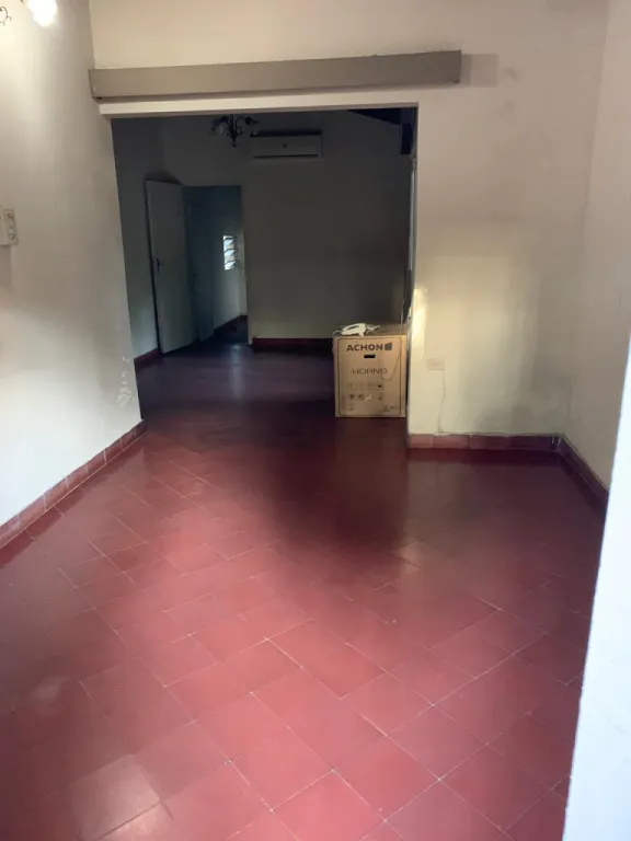 Vendo Casa en pleno Ycua Sati, zona inmejorable — foto 3