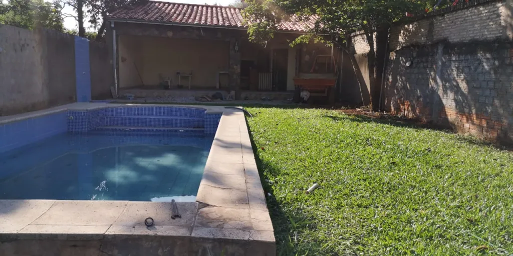 Casa - Venta - Paraguay Central Luque TERRENO CON PISCINA Y QUINCHO EN LUQUE — foto 2