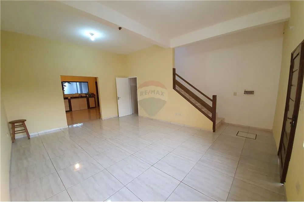 VENDO DÚPLEX EN SAN LORENZO BARRIO SAN MIGUEL DE 3 DORMITORIOS — foto 2