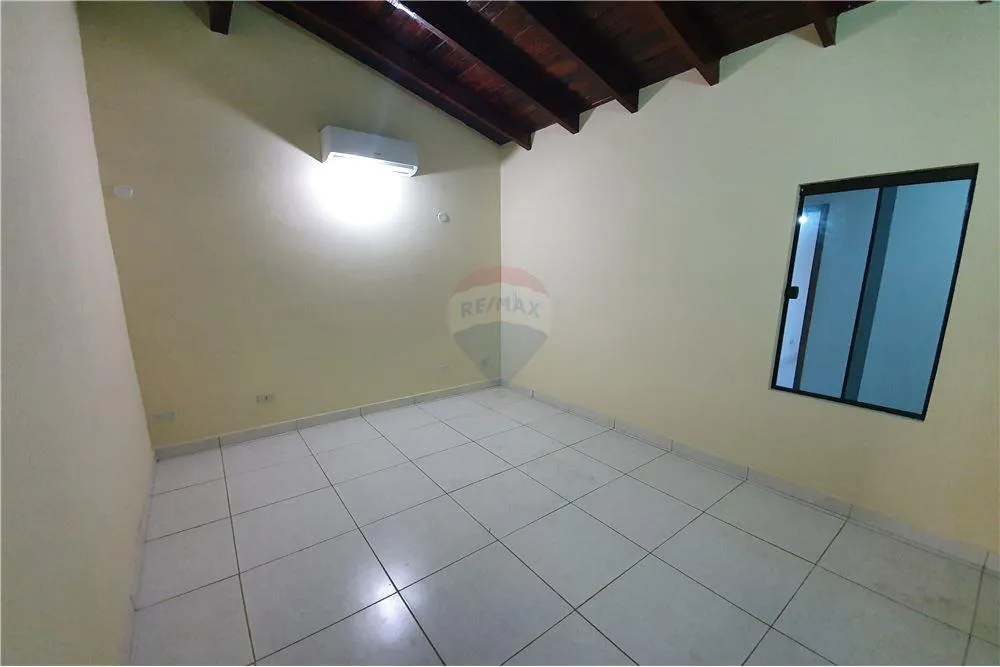 VENDO DÚPLEX EN SAN LORENZO BARRIO SAN MIGUEL DE 3 DORMITORIOS — foto 3
