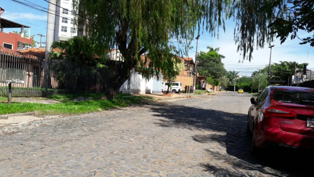 VENDO CASA A REFACCIONAR O DEMOLER PARA UN LINDO PROYECTO NUEVO!! — foto 2