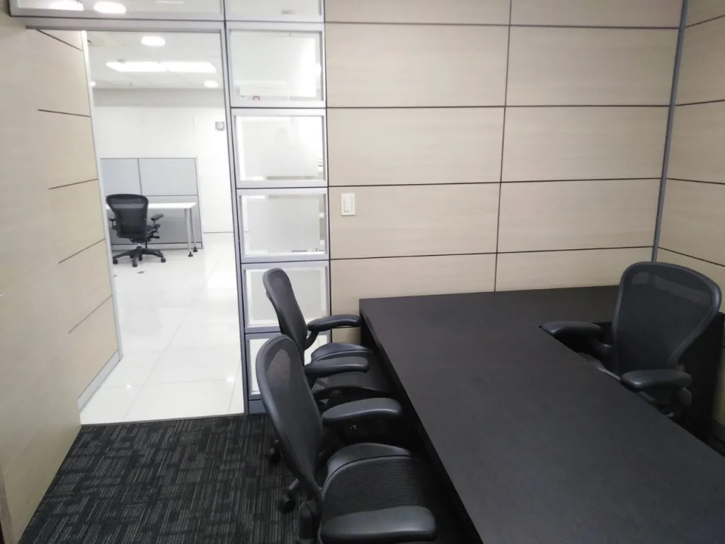 OFICINA CORPORATIVA AMOBLADA 245 M2 EN VILLA MORRA — foto 2