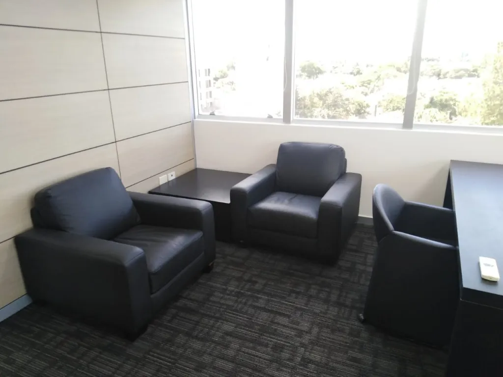OFICINA CORPORATIVA AMOBLADA 245 M2 EN VILLA MORRA — foto 3