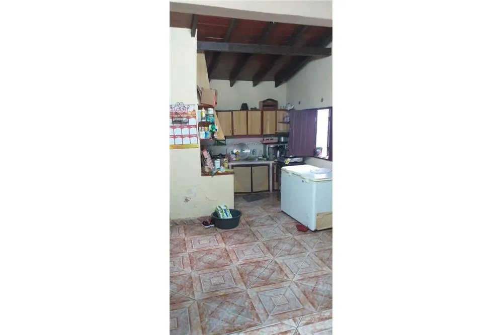 Venta de casa en San Lorenzo zona residencial de 5 dormitorios — foto 3