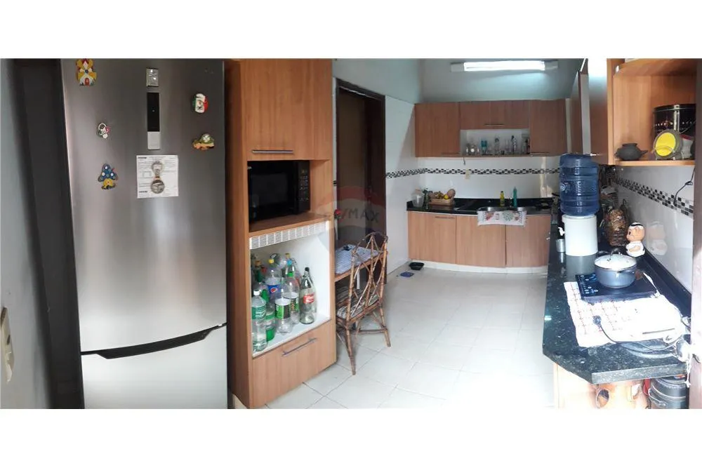 CASA DE 2 DORMITORIOS EN LUQUE, ZONA RAKIURA, EXCELENTE UBICACION — foto 3