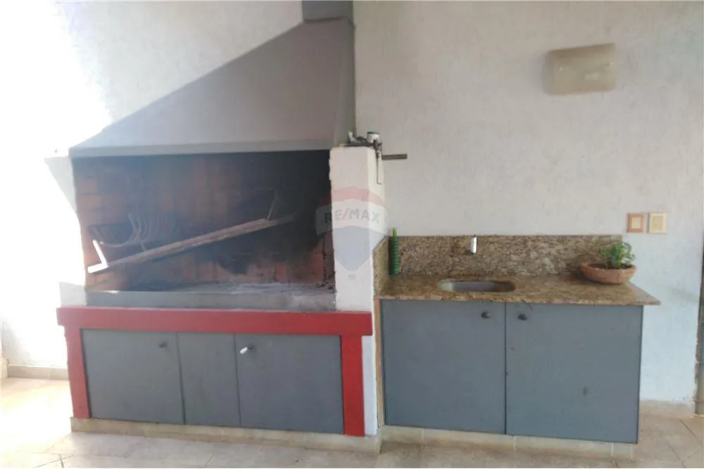 RESIDENCIA MINIMALISTA EN CARMELITAS EL MANGAL — foto 2