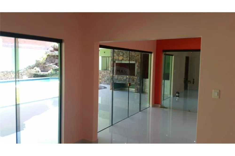 VENDO RESIDENCIA EN BARRIO TEMBETARY — foto 2