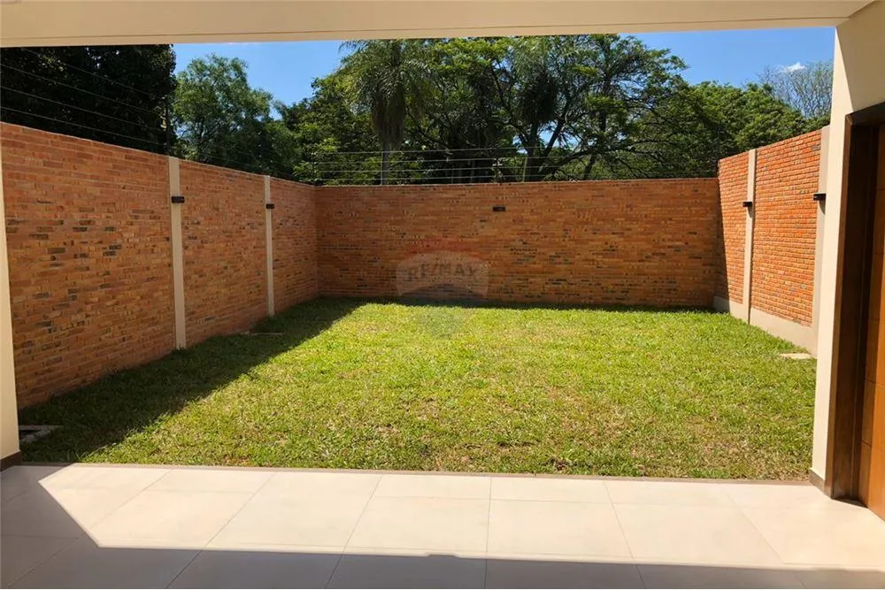 EN VENTA DUPLEX A EXTRENAR ZONA COLEGIO SEK!! — foto 3