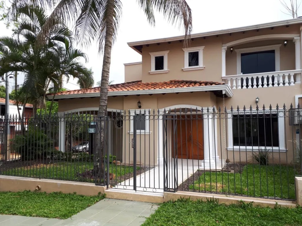 HERMOSA CASA A LA VENTA EN EXCELENTE UBICACION — foto 2