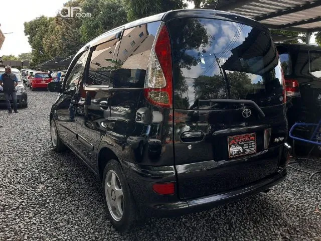 Toyota Funcargo 2003 — foto 5