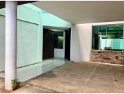 HERMOSA RESIDENCIA EN BARRIO LAGUNA GRANDE - VILLA OLIMPIA!!!