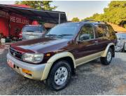 VENDO HERMOSA NISSAN TERRANO AÑO 1996, BORDO, CAJA AUTOMATICA 4X4 FULL EQUIPO!!