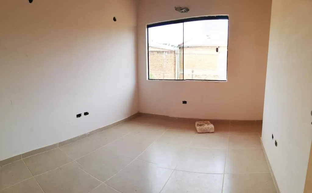 VENDO DÚPLEX LUQUE, ZONA AEROPUERTO — foto 2