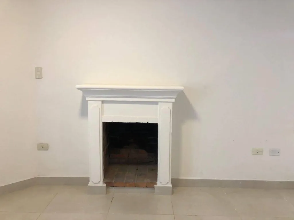 ALQUILO HERMOSO DUPLEX EN LAS MERCEDES — foto 2
