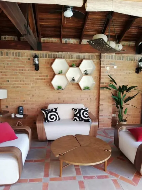 Vendo Amplia casa Zona Manora. — foto 2