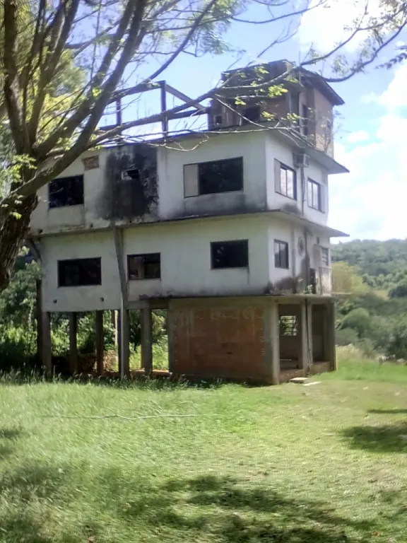 PIRIBEBUY – CORDILLERA: MARAVILLOSA PROPIEDAD 65 HAS, CERROS, BOSQUES, CASCADAS. — foto 3