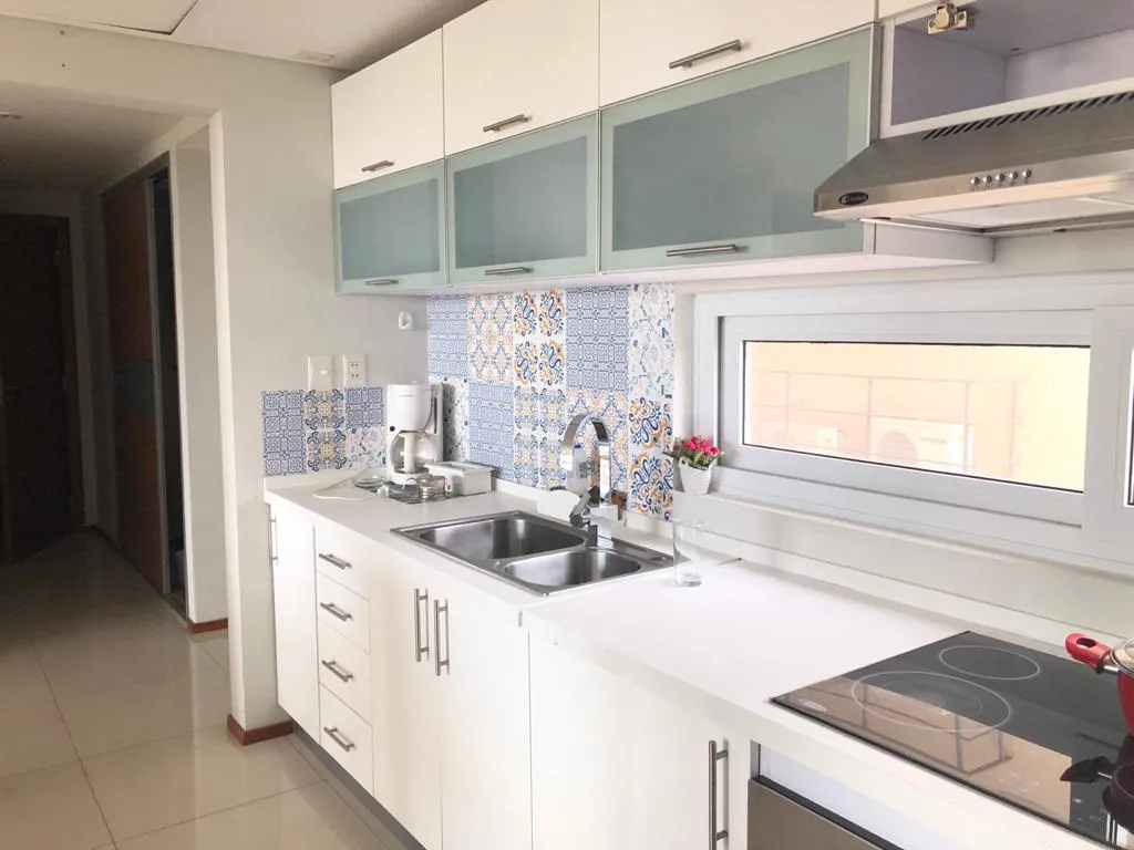 EDIFICIO THE ONE – SANTA TERESA: 2 DORMITORIOS, TOTALMENTE AMOBLADO, 1.000 USD — foto 2
