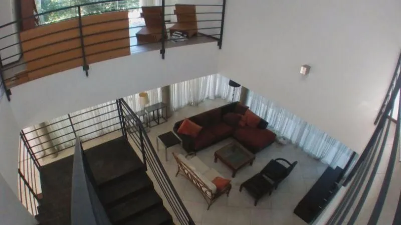 Casa minimalista de 6 dormitorios en el Yacht y Golf Club Paraguayo — foto 3