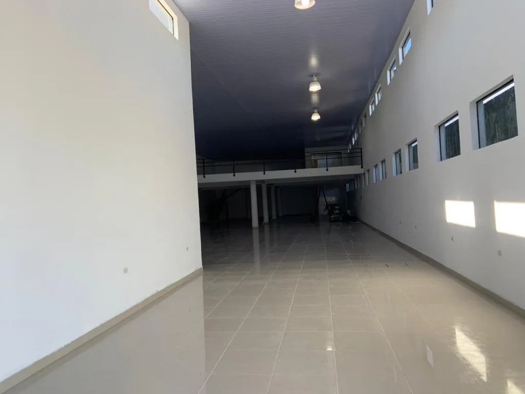 ALQUILO SHOWROOM ENCARNACION AVENIDA IRRAZABAL FRENTE A LA GOBERNACION ITAPUA — foto 2