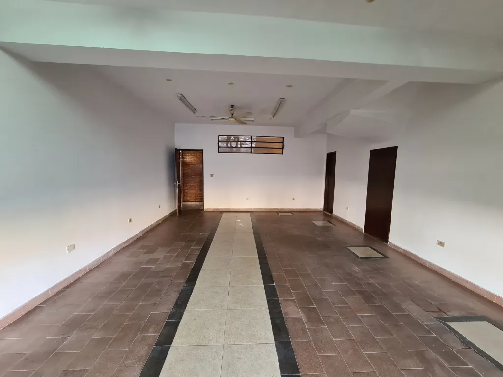 Salón Comercial - Fernando de la Mora Zona Norte (2.5 cuadras de Mariscal Lopez) IVA inc. — foto 2