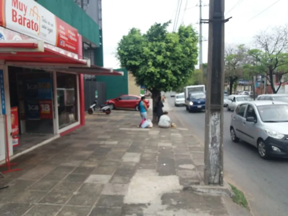 Vendo Propiedad estrategico sobre Felix Bogado frente mismo a Hipermecados Luisito. — foto 2