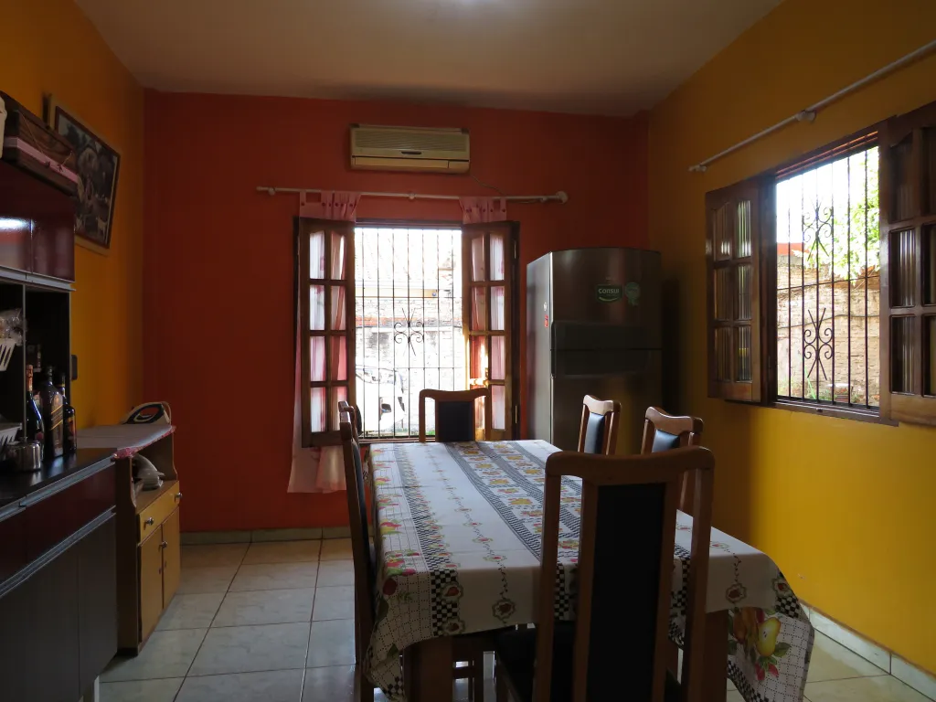 VENDO HERMOSA RESIDENIA DE 03 HABITACIONES EN EL BO. AMAMBAY — foto 2