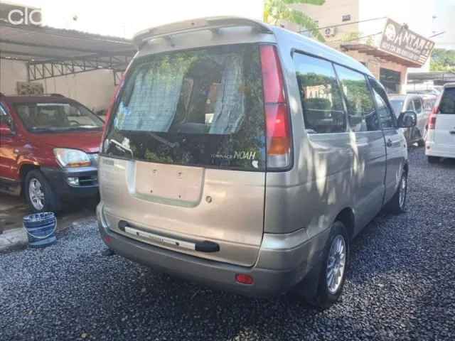 Toyota Noah 1996 — foto 6
